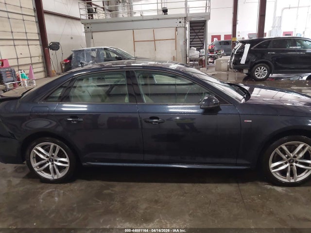 44881164 :رقم المزاد ، WAUKMAF48HN058320 vin ، 2017 Audi A4 2.0t Season Of Audi Ultra Premium مزاد بيع