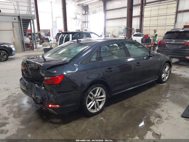 44881164 :رقم المزاد ، WAUKMAF48HN058320 vin ، 2017 Audi A4 2.0t Season Of Audi Ultra Premium مزاد بيع