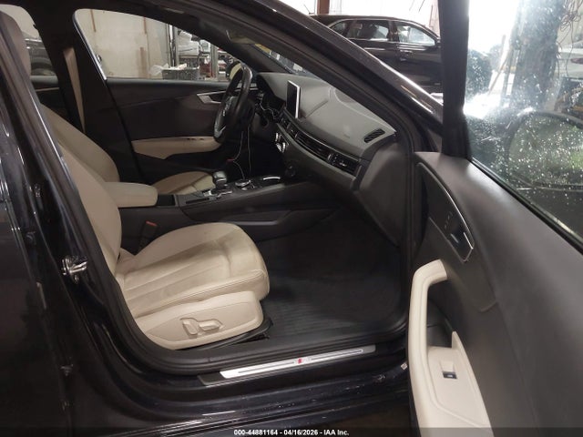 44881164 :رقم المزاد ، WAUKMAF48HN058320 vin ، 2017 Audi A4 2.0t Season Of Audi Ultra Premium مزاد بيع