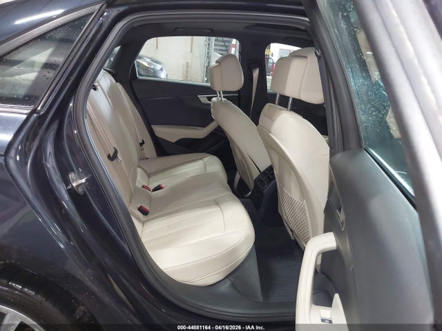44881164 :رقم المزاد ، WAUKMAF48HN058320 vin ، 2017 Audi A4 2.0t Season Of Audi Ultra Premium مزاد بيع