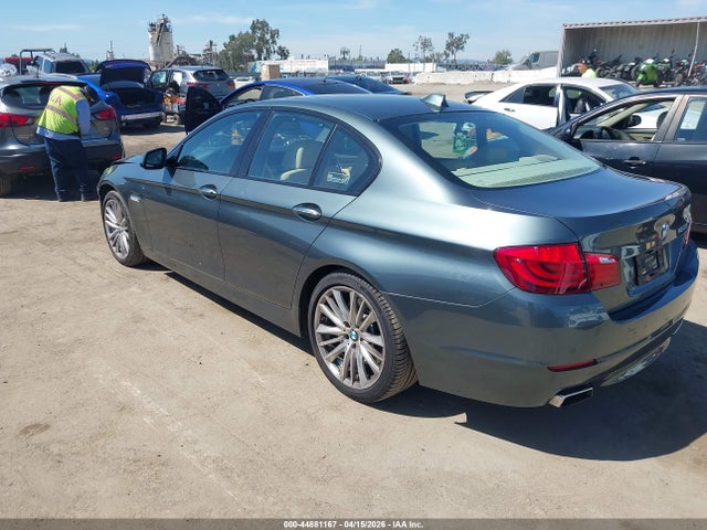 2011 Bmw 550i მანქანა იყიდება აუქციონზე, vin: WBAFR9C59BC757344, აუქციონის ნომერი: 44881167
