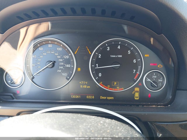 2011 Bmw 550i მანქანა იყიდება აუქციონზე, vin: WBAFR9C59BC757344, აუქციონის ნომერი: 44881167