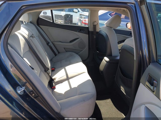 KNAGM4A79F5536332 KIA Optima Lx