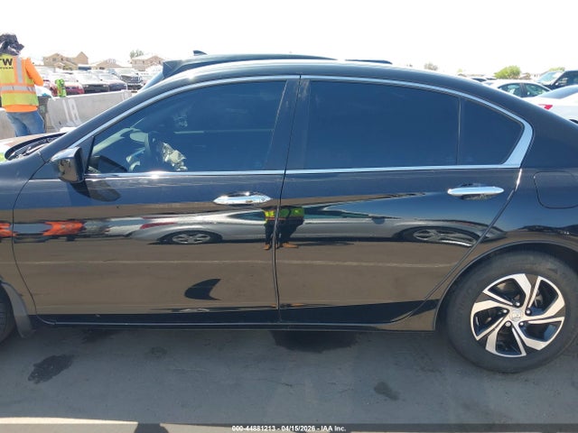 1HGCR2F38HA172770 Honda ACCORD LX