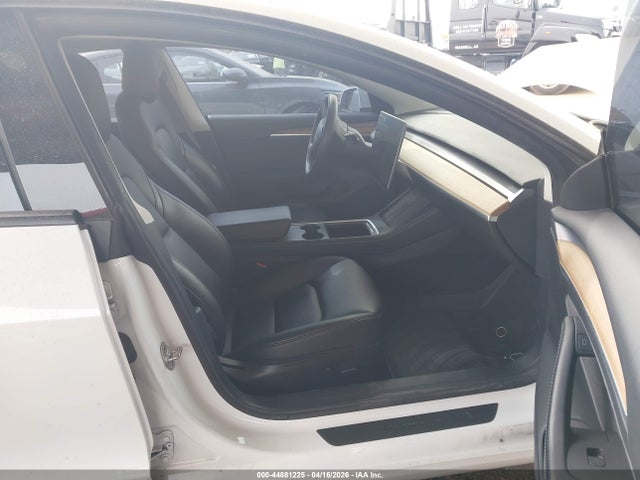 44881225 :رقم المزاد ، 5YJ3E1EA7MF977116 vin ، 2021 Tesla Model 3 Standard Range Plus Rear-wheel Drive مزاد بيع