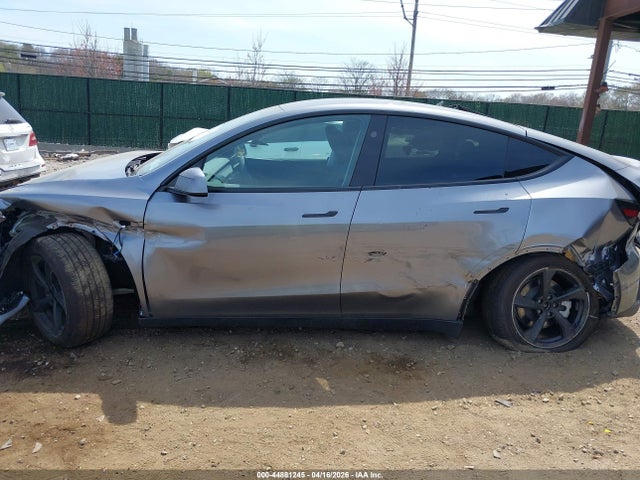 Продаж на аукціоні авто 2026 Tesla Model Y All-wheel Drive/long Range Launch Series/premium All-wheel Drive, vin: 7SAYGDEE6TF552721, номер лоту: 44881245