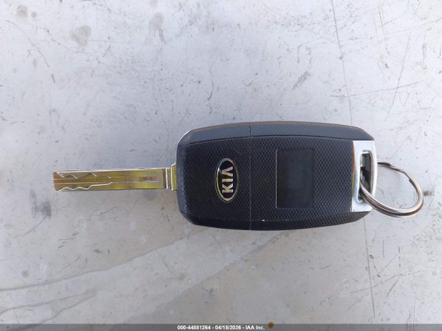 KNADM4A39E6352761 KIA RIO LX