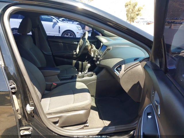 2017 CHEVROLET CRUZE 3G1BE6SM2HS508397 Photo 4