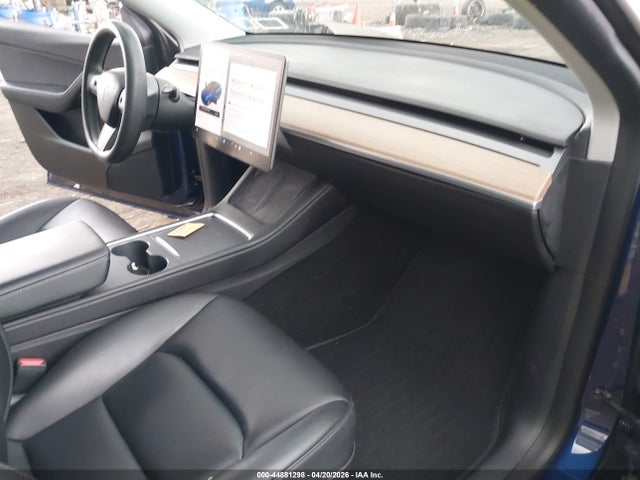 44881298 :رقم المزاد ، 7SAYGDEE2NF320152 vin ، 2022 Tesla Model Y Long Range Dual Motor All-wheel Drive مزاد بيع