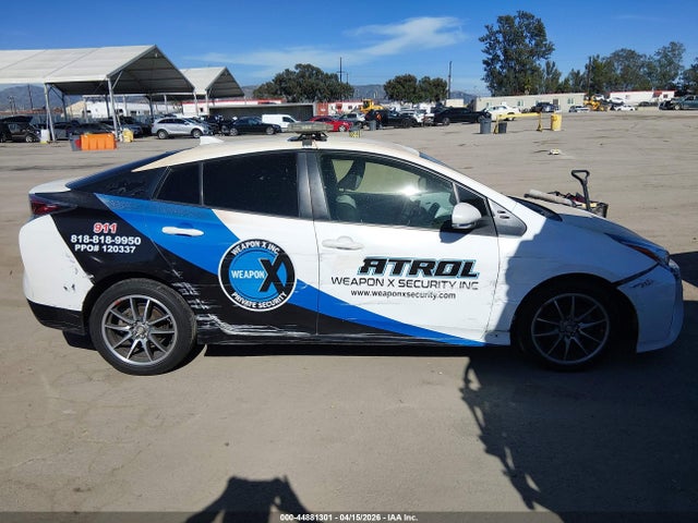 JTDKBRFUXG3022582 Toyota Prius Two