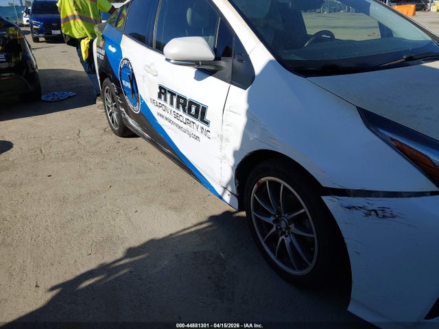 JTDKBRFUXG3022582 Toyota Prius Two