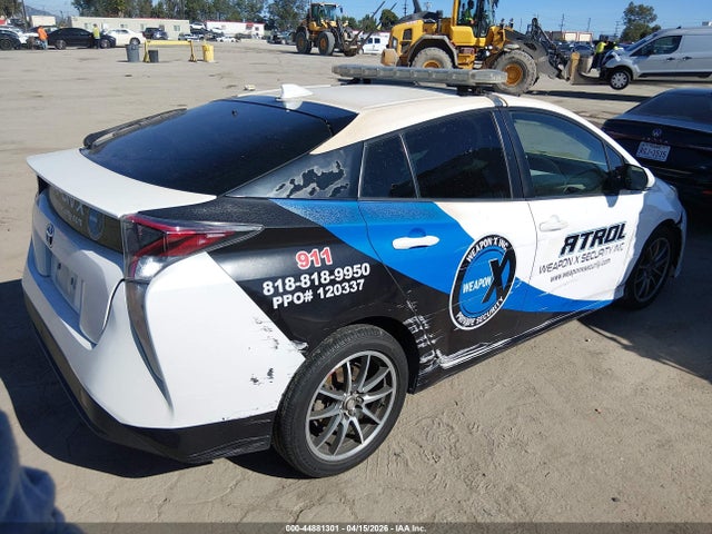 JTDKBRFUXG3022582 Toyota Prius Two