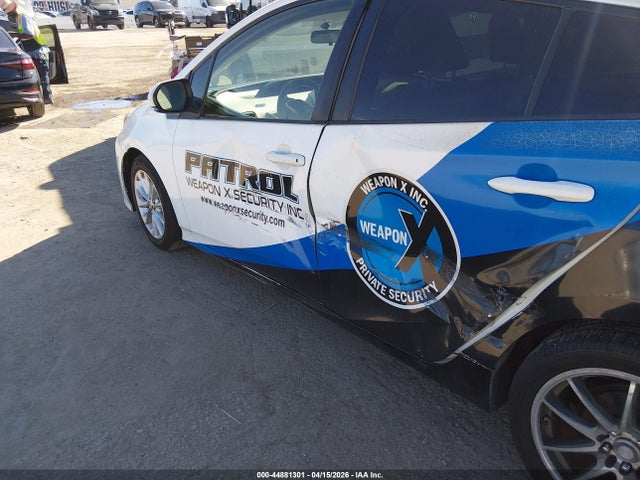 JTDKBRFUXG3022582 Toyota Prius Two