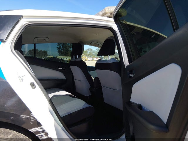JTDKBRFUXG3022582 Toyota Prius Two