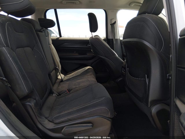 1C4RJKAG3P8803702 Jeep Grand Cherokee L Laredo 4x4
