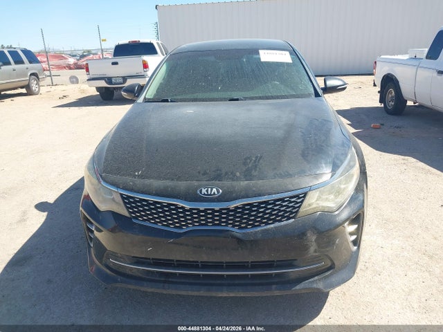 2017 Kia Optima Sx Turbo მანქანა იყიდება აუქციონზე, vin: 5XXGW4L24HG142430, აუქციონის ნომერი: 44881304