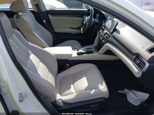 2018 HONDA ACCORD HYBRID 1HGCV3F96JA010552 Photo 4