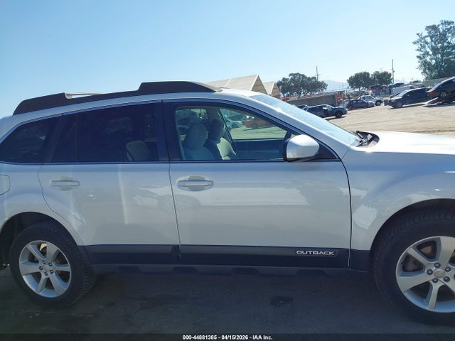Продаж на аукціоні авто 2014 Subaru Outback 2.5i Premium, vin: 4S4BRBCC9E3319835, номер лоту: 44881385