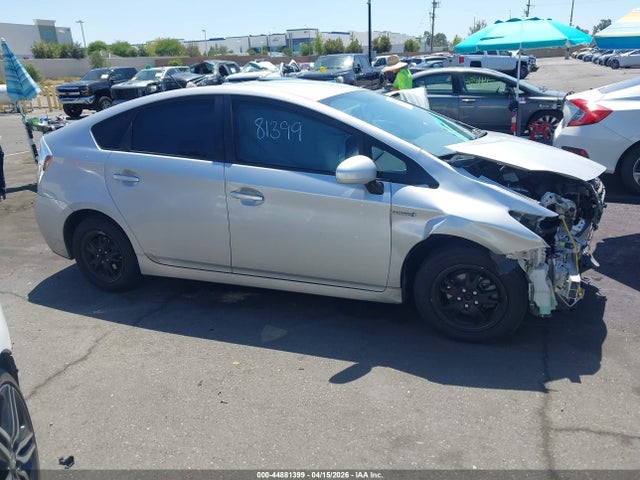JTDKN3DU8F1949386 Toyota Prius Two