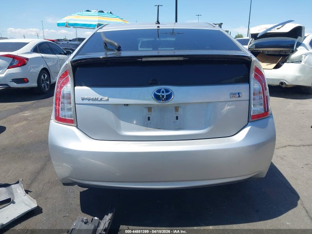 JTDKN3DU8F1949386 Toyota Prius Two