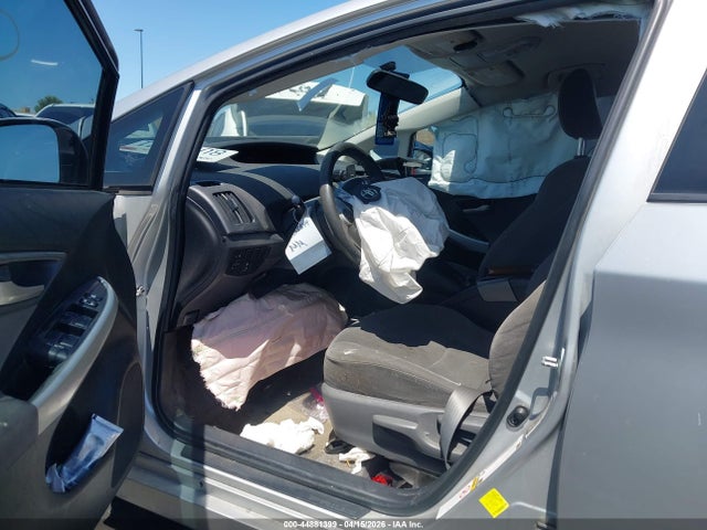 JTDKN3DU8F1949386 Toyota Prius Two