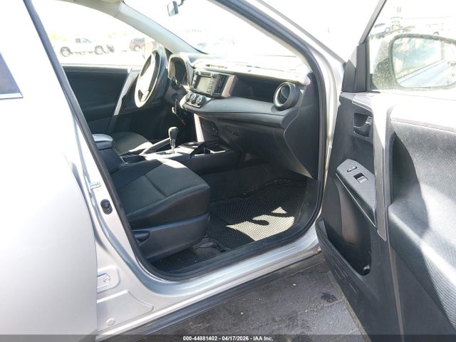 Toyota RAV4 LE 2014 JTMBFREV3E5030233 Image 5