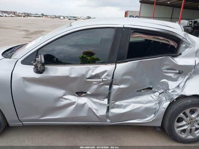 44881420 :رقم المزاد ، 3MYDLBYV3HY194529 vin ، 2017 Toyota Yaris Ia مزاد بيع