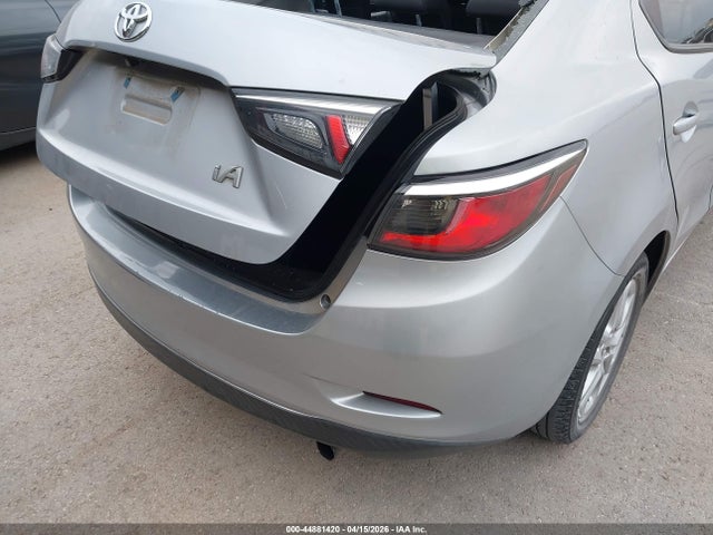 44881420 :رقم المزاد ، 3MYDLBYV3HY194529 vin ، 2017 Toyota Yaris Ia مزاد بيع
