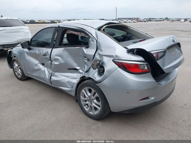 44881420 :رقم المزاد ، 3MYDLBYV3HY194529 vin ، 2017 Toyota Yaris Ia مزاد بيع