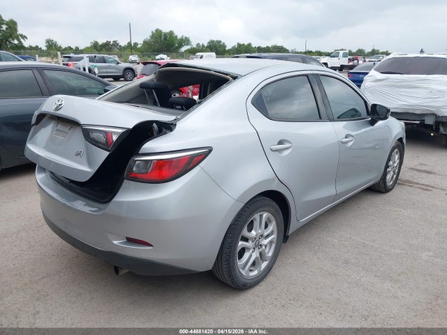 44881420 :رقم المزاد ، 3MYDLBYV3HY194529 vin ، 2017 Toyota Yaris Ia مزاد بيع