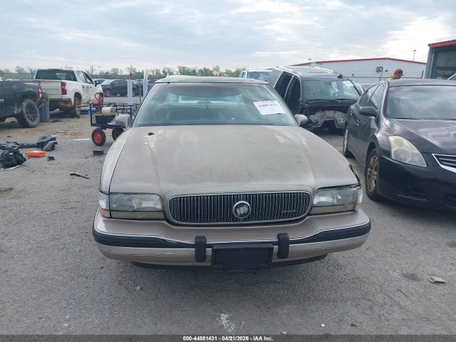 44881431 :رقم المزاد ، 1G4HP53L3NH452725 vin ، 1992 Buick Lesabre Custom مزاد بيع