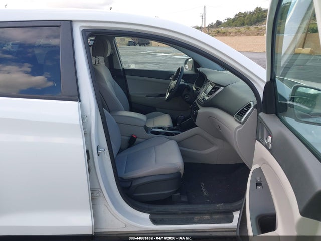 2018 HYUNDAI TUCSON KM8J23A48JU712506 Photo 4