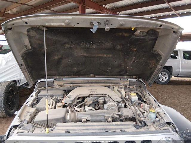 1C4HJXDG9JW163146 Jeep Wrangler Unlimited Sport 4x4