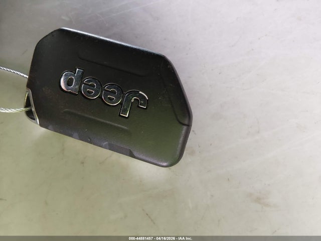 1C4HJXDG9JW163146 Jeep Wrangler Unlimited Sport 4x4