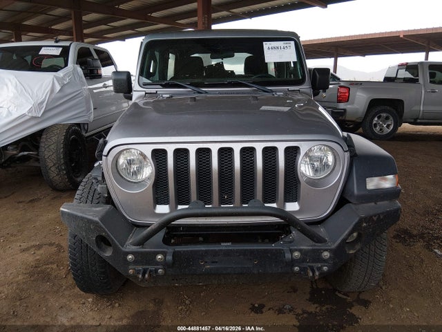 1C4HJXDG9JW163146 Jeep Wrangler Unlimited Sport 4x4