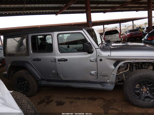 1C4HJXDG9JW163146 Jeep Wrangler Unlimited Sport 4x4