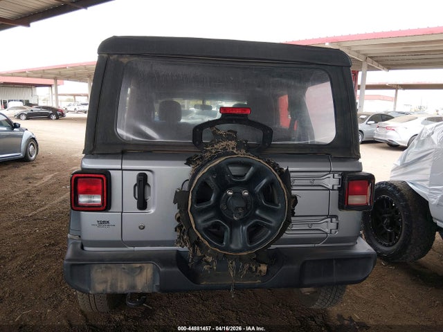 1C4HJXDG9JW163146 Jeep Wrangler Unlimited Sport 4x4