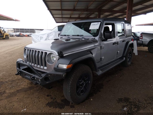 1C4HJXDG9JW163146 Jeep Wrangler Unlimited Sport 4x4