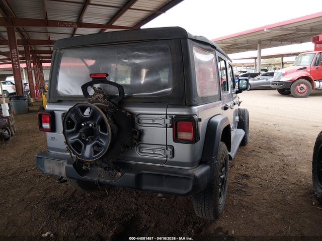 1C4HJXDG9JW163146 Jeep Wrangler Unlimited Sport 4x4