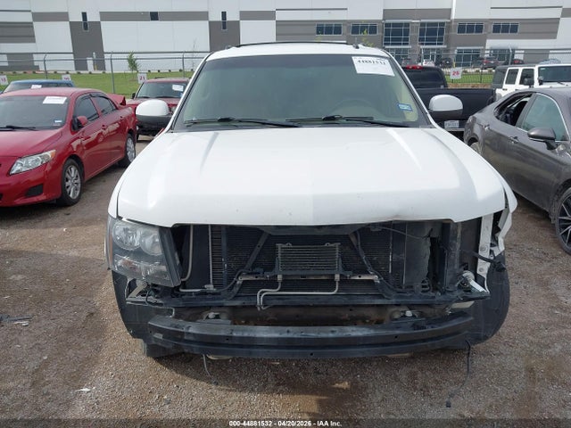 44881532 :رقم المزاد ، 1GNSCJE09DR360195 vin ، 2013 Chevrolet Suburban 1500 Lt مزاد بيع