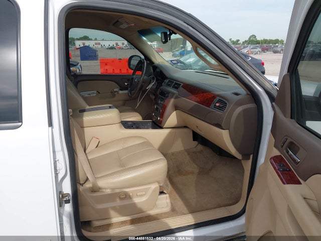 44881532 :رقم المزاد ، 1GNSCJE09DR360195 vin ، 2013 Chevrolet Suburban 1500 Lt مزاد بيع