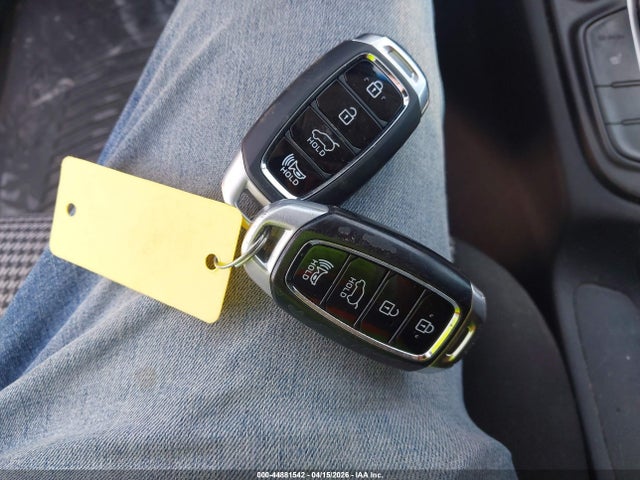2021 Hyundai Kona Sel Plus მანქანა იყიდება აუქციონზე, vin: KM8K62AA2MU693710, აუქციონის ნომერი: 44881542