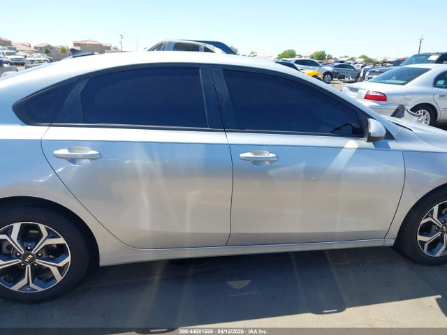 2019 Kia Forte Lxs მანქანა იყიდება აუქციონზე, vin: 3KPF24AD9KE095052, აუქციონის ნომერი: 44881558