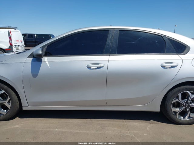 2019 Kia Forte Lxs მანქანა იყიდება აუქციონზე, vin: 3KPF24AD9KE095052, აუქციონის ნომერი: 44881558