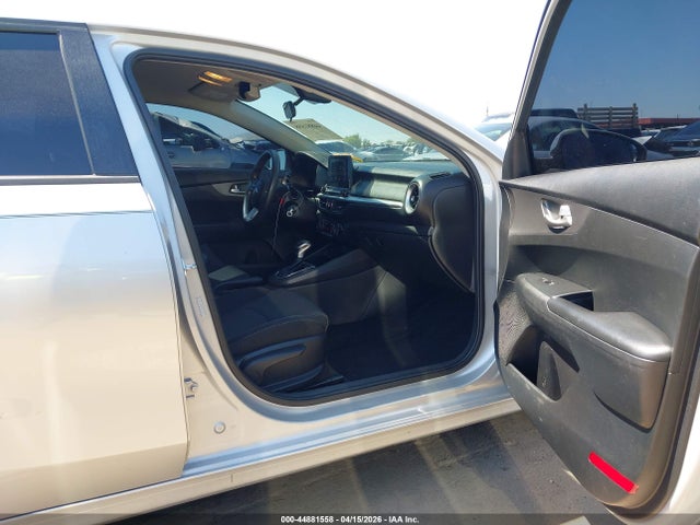 2019 Kia Forte Lxs მანქანა იყიდება აუქციონზე, vin: 3KPF24AD9KE095052, აუქციონის ნომერი: 44881558