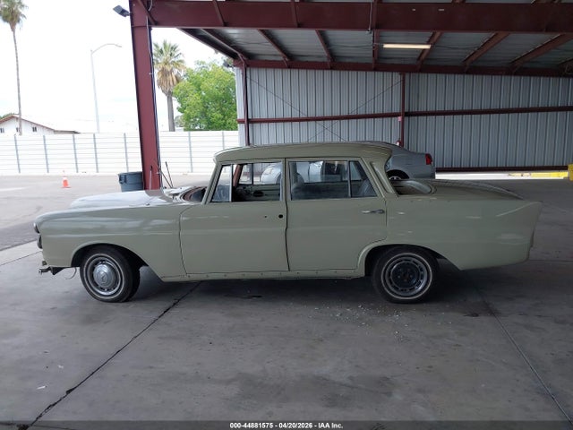 44881575 :رقم المزاد ، 12101816 vin ، 1967 Mercedes-benz 230 مزاد بيع