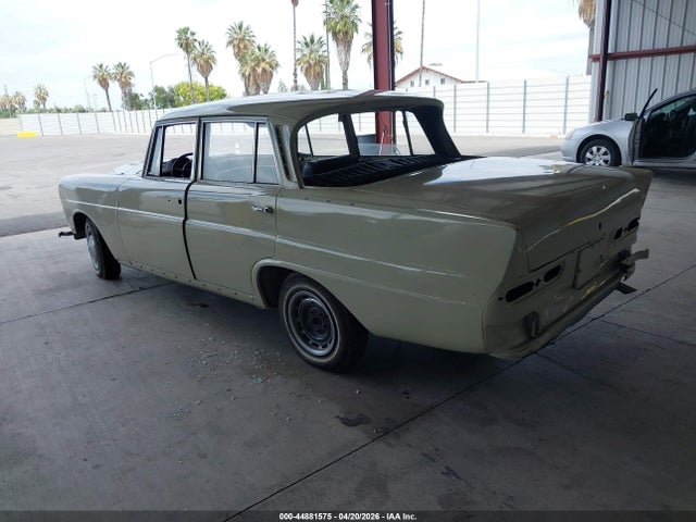 44881575 :رقم المزاد ، 12101816 vin ، 1967 Mercedes-benz 230 مزاد بيع