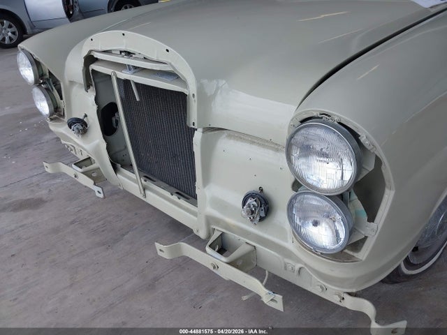 44881575 :رقم المزاد ، 12101816 vin ، 1967 Mercedes-benz 230 مزاد بيع