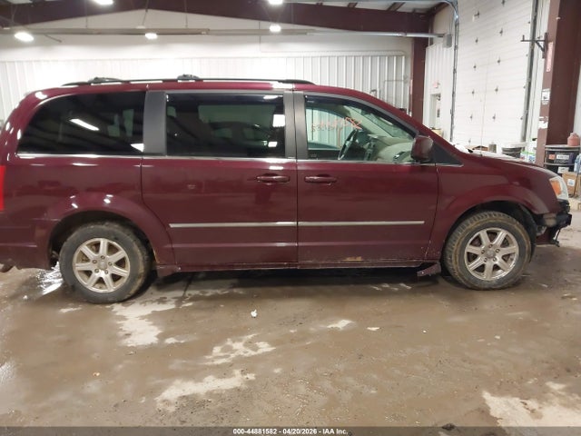 2009 Chrysler Town & Country Touring მანქანა იყიდება აუქციონზე, vin: 2A8HR541X9R592656, აუქციონის ნომერი: 44881582
