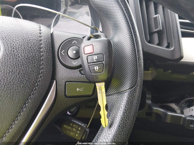JTMZFREV7HJ137845 Toyota RAV4 LE